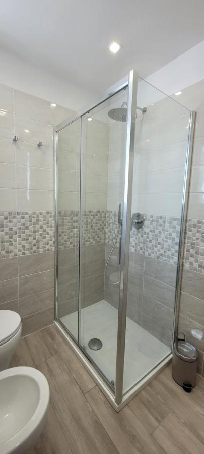 Erre Home نابولي المظهر الخارجي الصورة