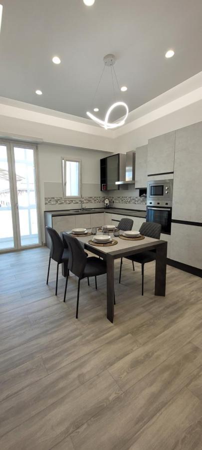 Erre Home نابولي المظهر الخارجي الصورة