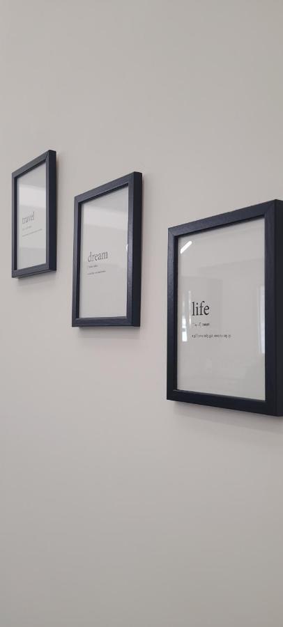 Erre Home نابولي المظهر الخارجي الصورة